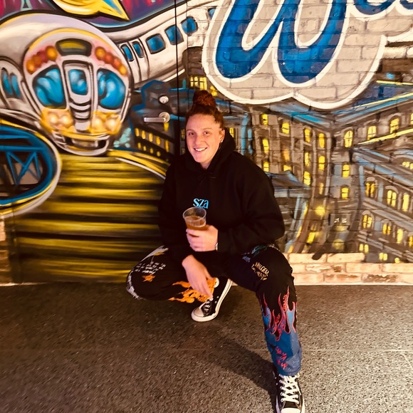 JESS is going LIVE 🐐👀⚡️ - Picture 14 of 17